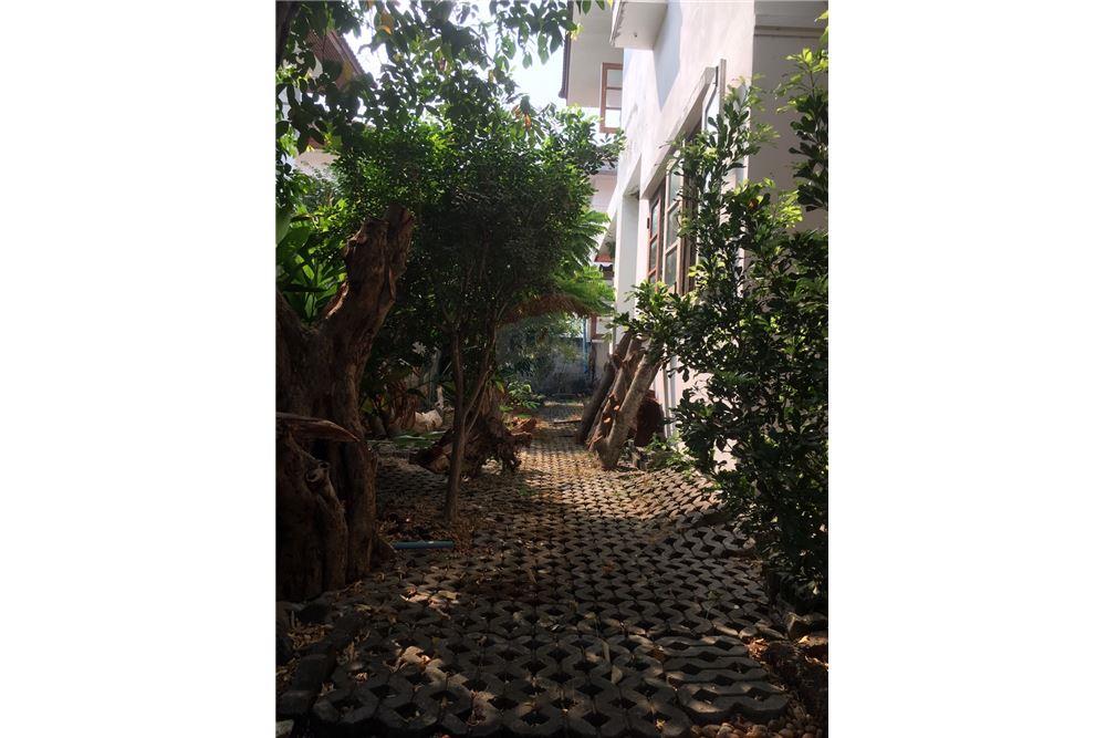 Nong Chok Second hand single house condo for sale rent